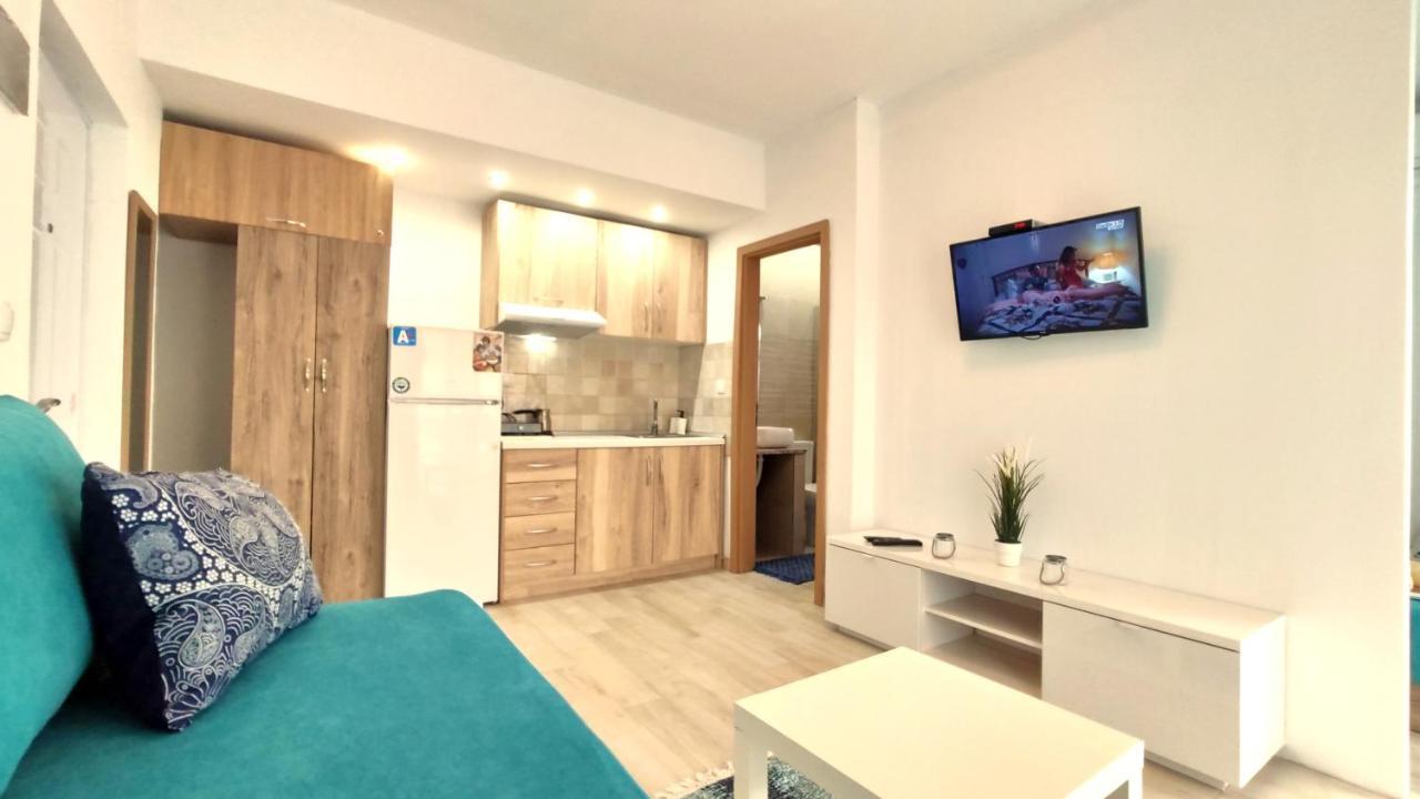 Sea Star Apartments Kallikratia Nea Kallikrateia Dış mekan fotoğraf