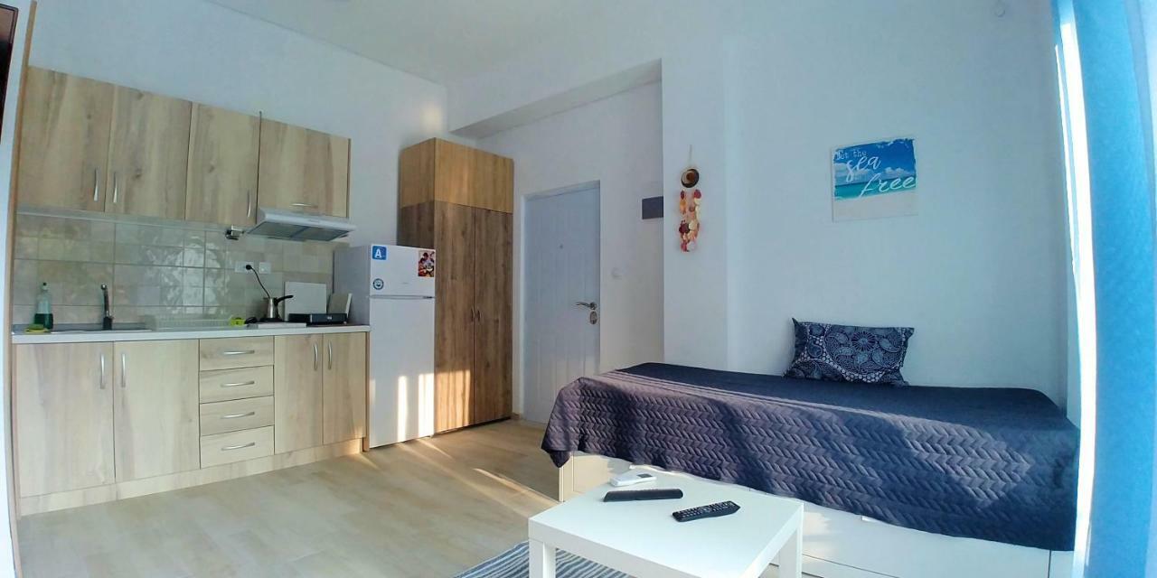 Sea Star Apartments Kallikratia Nea Kallikrateia Dış mekan fotoğraf